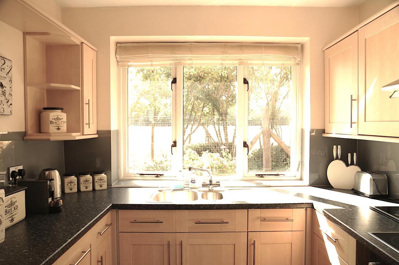 Northlands Farm - Old Farm Cottage Chichester Bagian luar foto