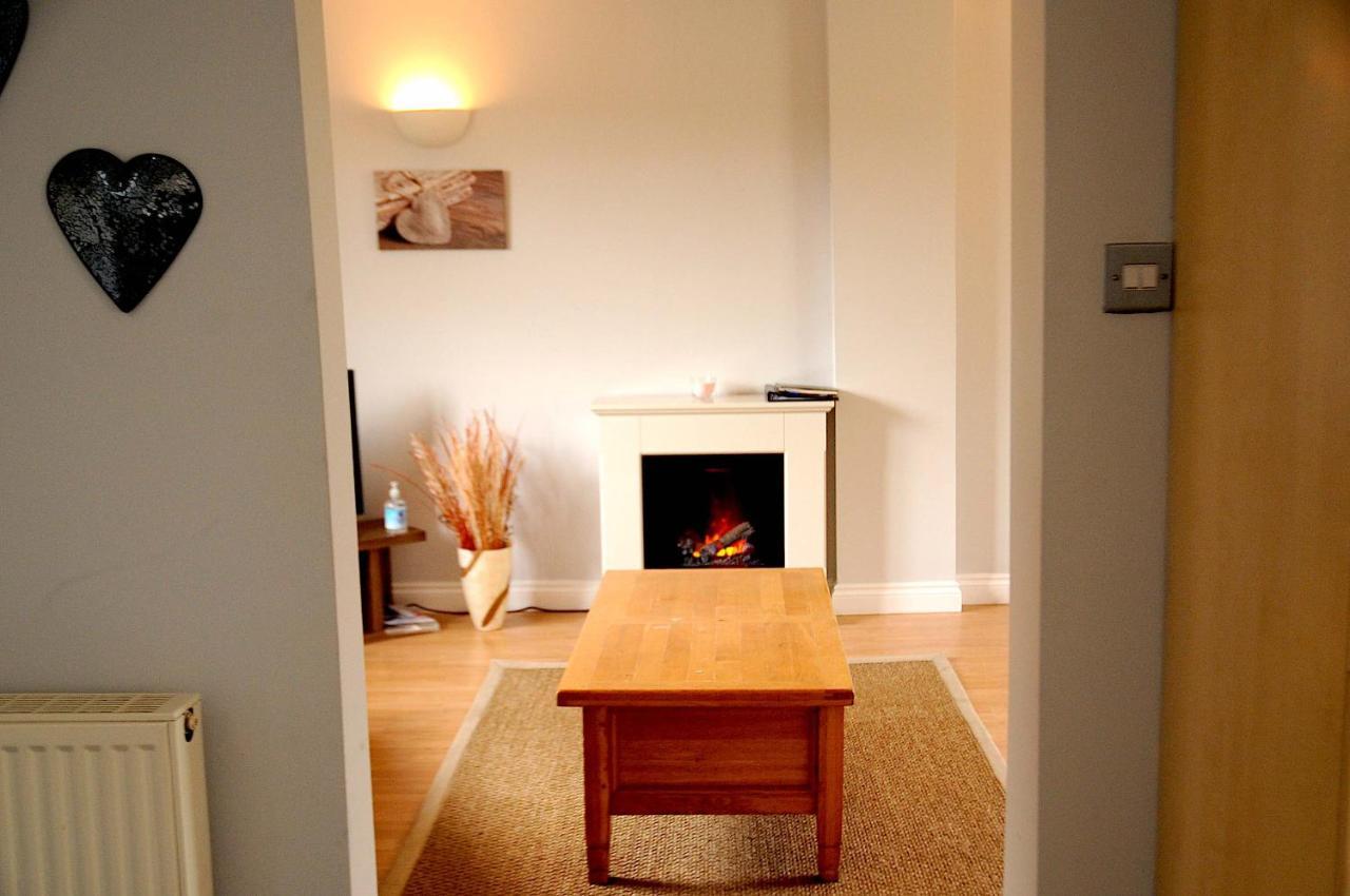 Northlands Farm - Old Farm Cottage Chichester Bagian luar foto